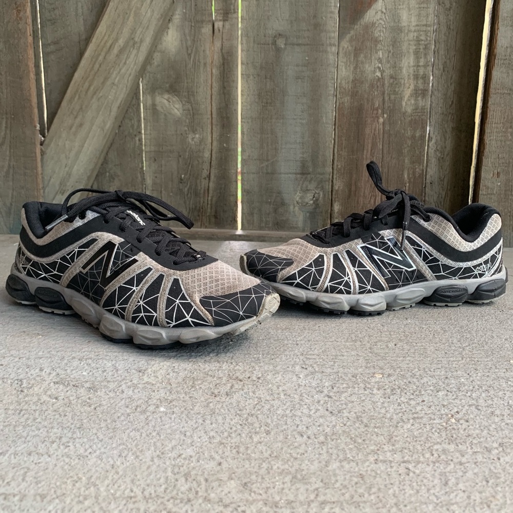 Boys’ New Balance 890v4 Shoe Size 6 1/2